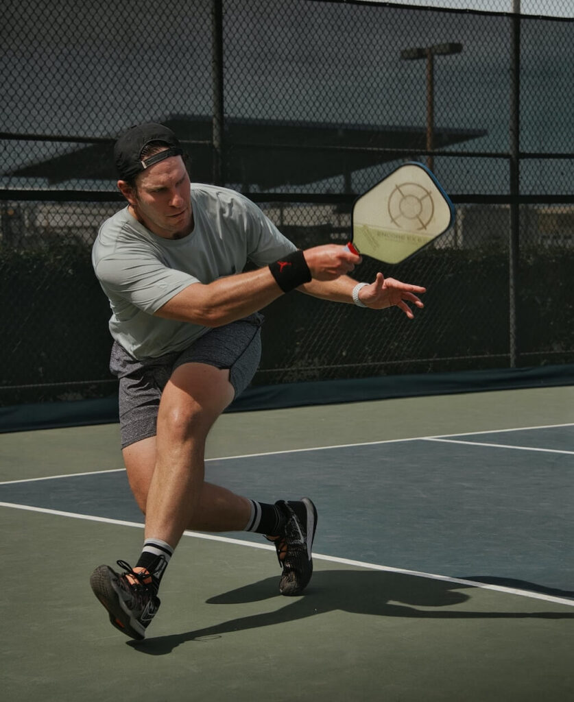 How to Play Singles Pickleball: Rules and Strategy Guide